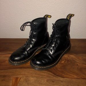 Dr. Martins Women’s 1460 Smooth Black Boots